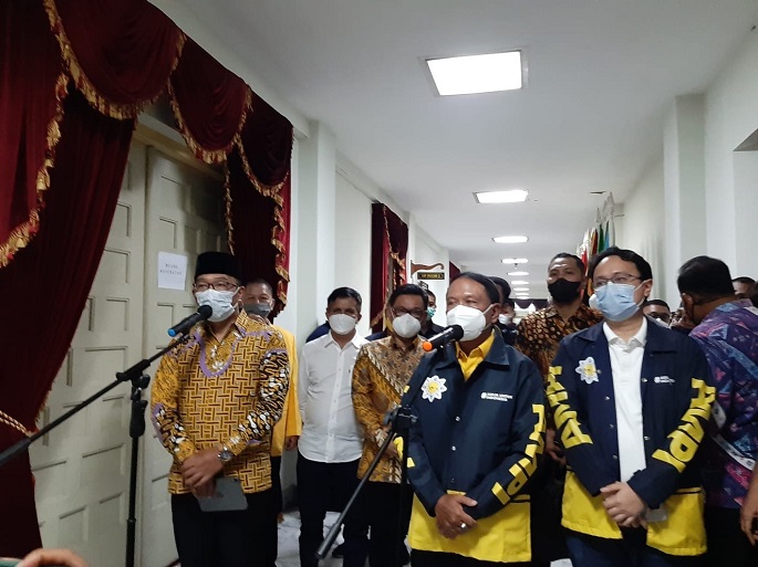 Hadiri Munas AMPI di Bandung, Ridwan Kamil Doakan Golkar Menang dan Airlangga Jadi Presiden